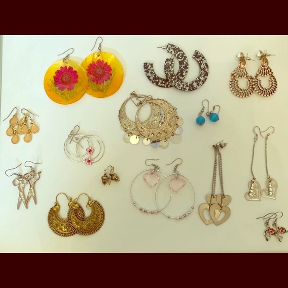 14 pairs of earrings - Picture 1 of 1